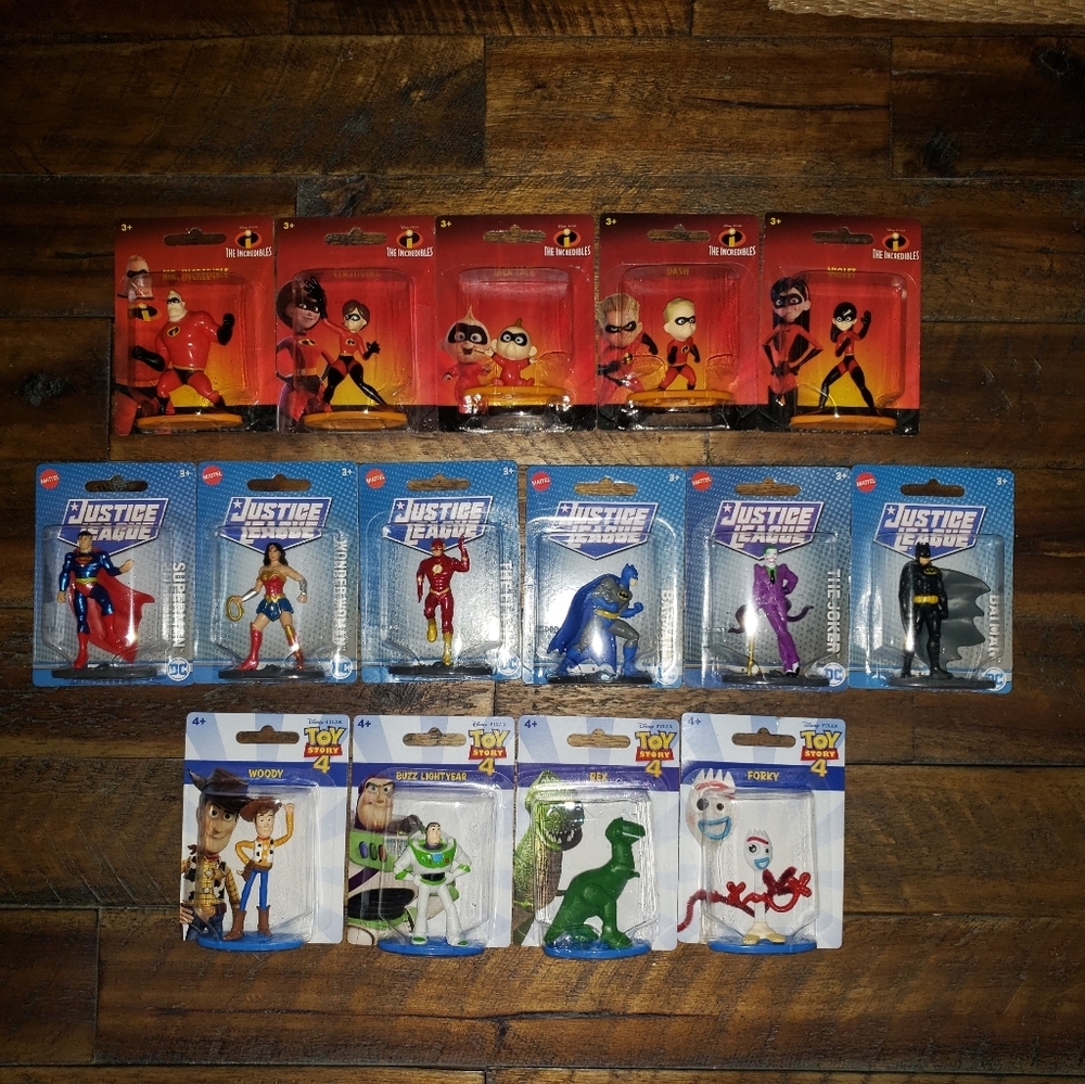 15pc Lot of mini figurines from Mattel & Disney